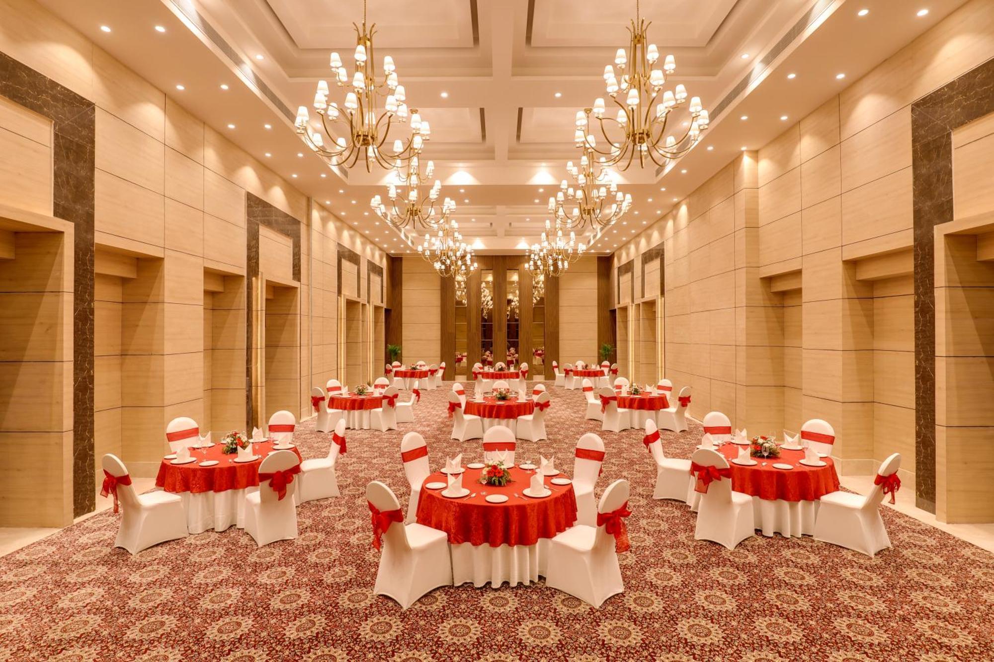 Lemon Tree Hotel, Rishikesh Exterior photo